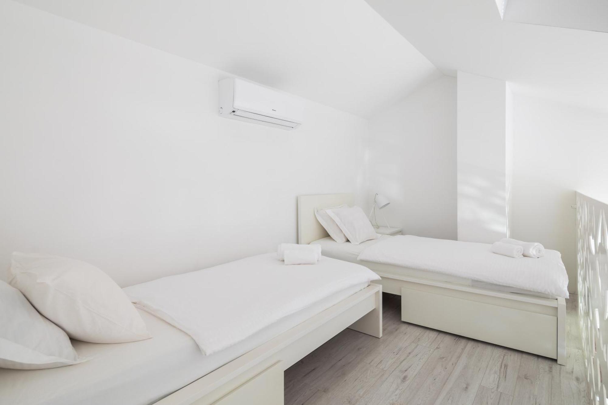 Luxury Jolara With Heated Pool Apartmán Mimice