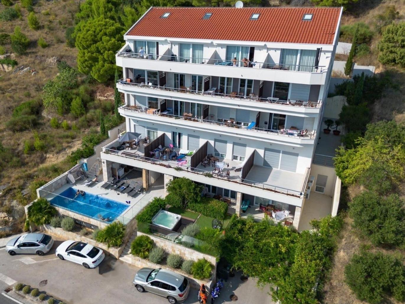 Luxury Jolara With Heated Pool Apartmán Mimice